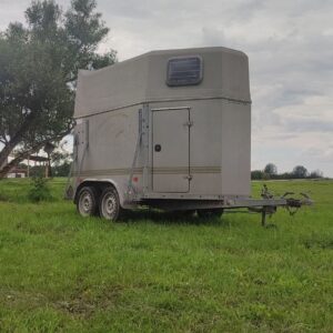 žirgų transportavimo priekaba